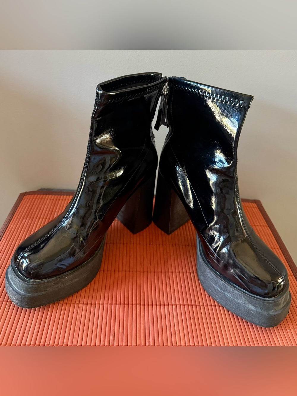 Black, Patent Leather Look, Platform Boot with Zipper Back, Ladies UK 39, US 8.